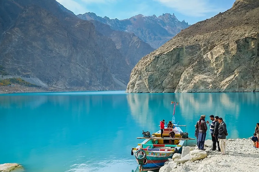 Attabad Lake travelpakistani 1